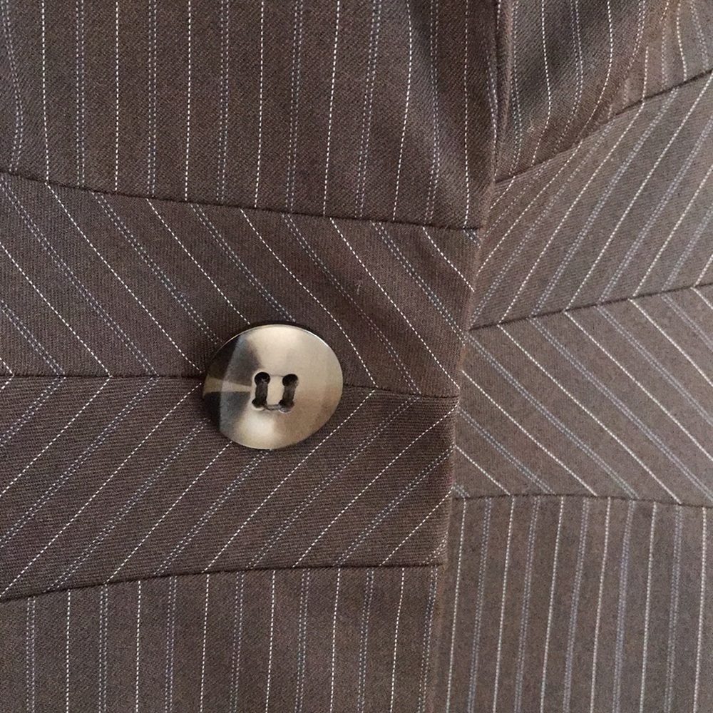 Like new! Black & blue pinstriped pant suit - Picture 5 of 10